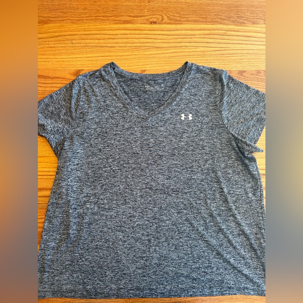 UnderArmour Womens Heat Gear Tech V Neck Shirt